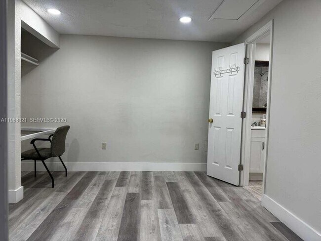 Foto del edificio - 582 E 18th St