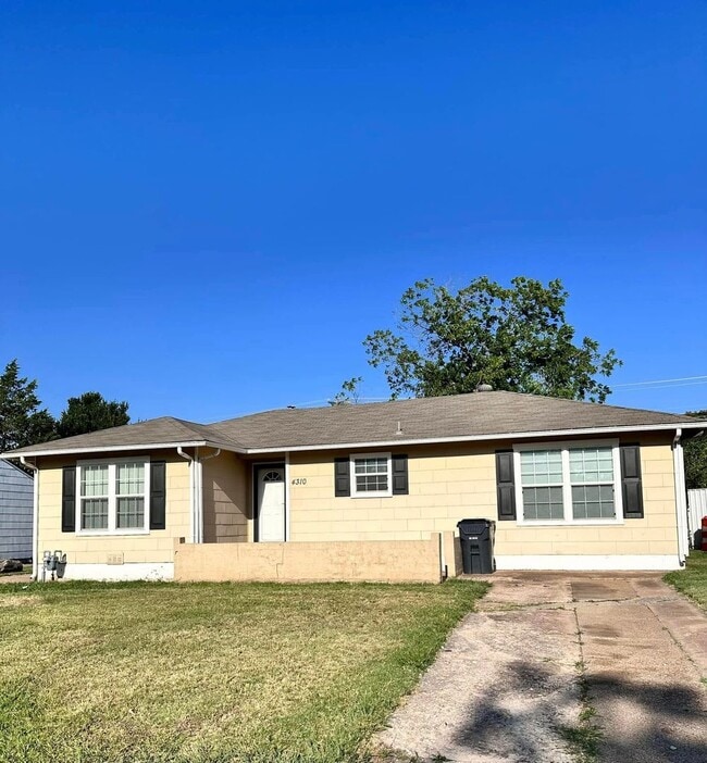 Building Photo - 4310 Cunningham Dr