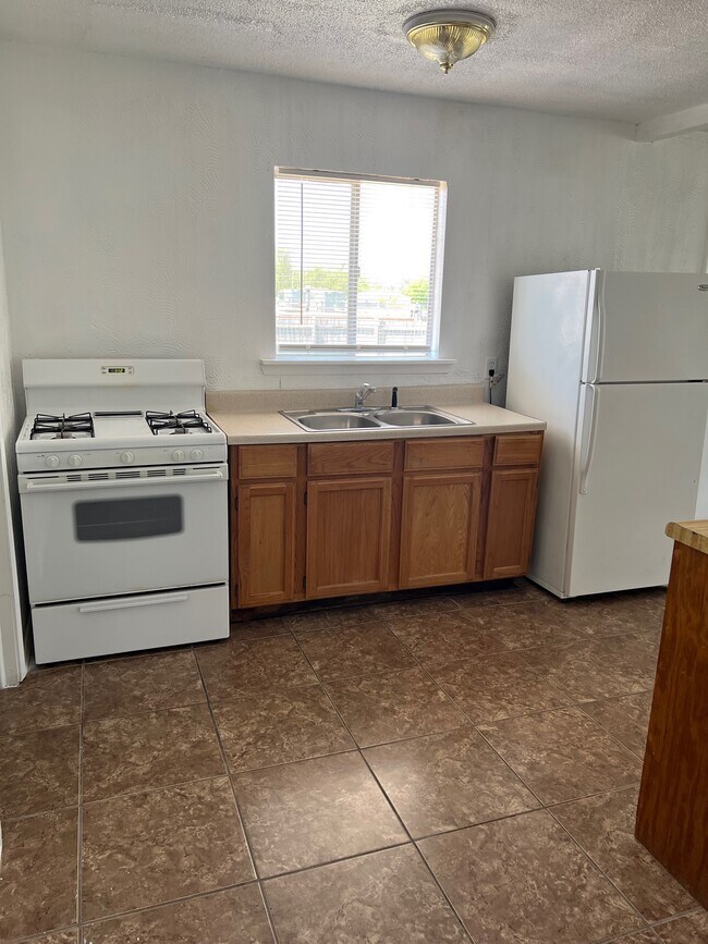 Foto del edificio - 2602 NW Commerce Cir