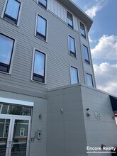 Building Photo - 168 Hampshire St