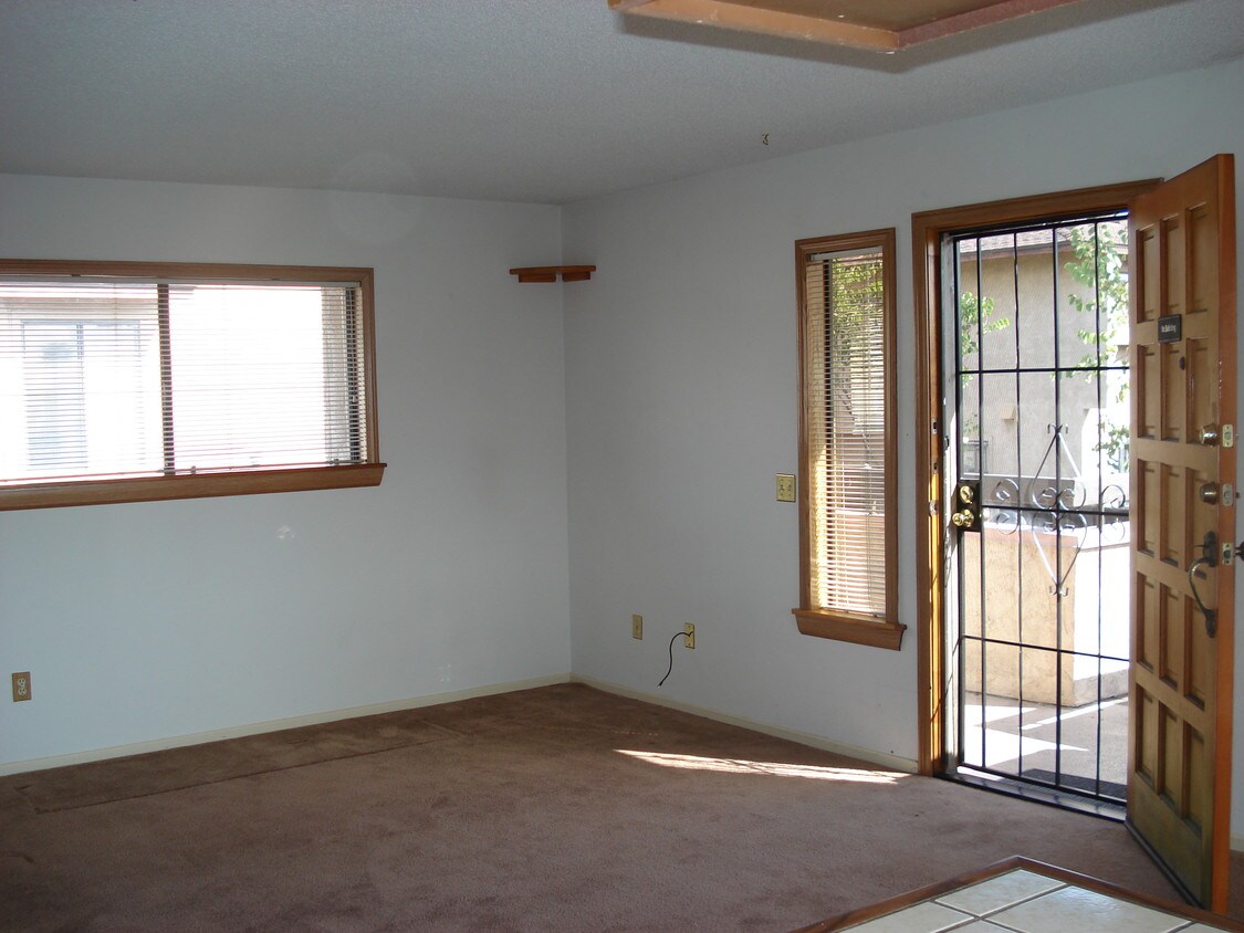 Primary Photo - 9228 Mast Blvd