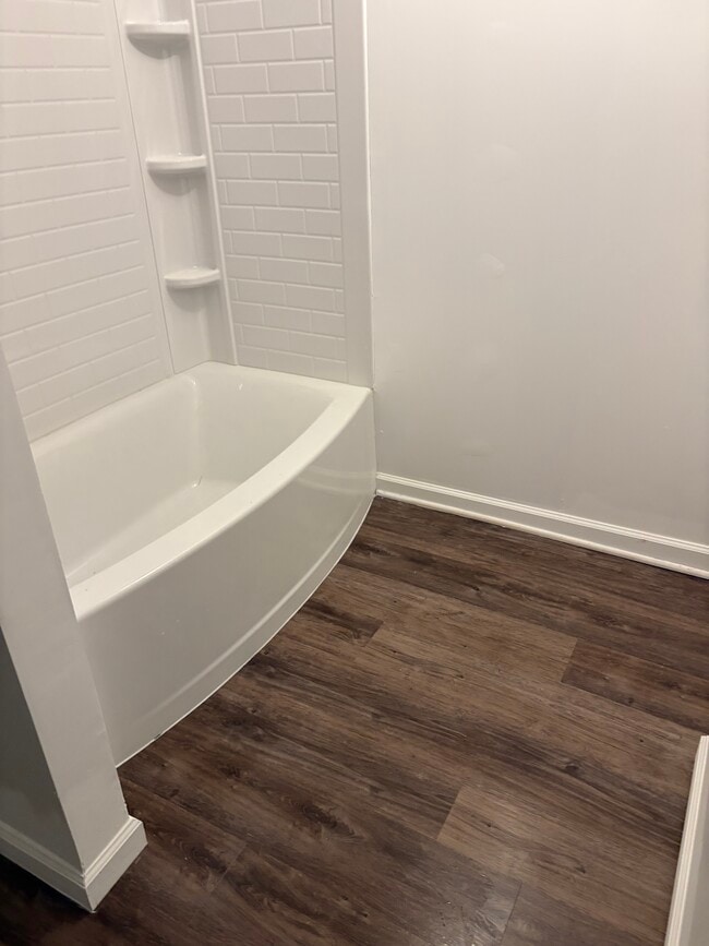 Building Photo - 736 Green Acres Ln