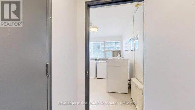 Building Photo - 1 Marquette Ave