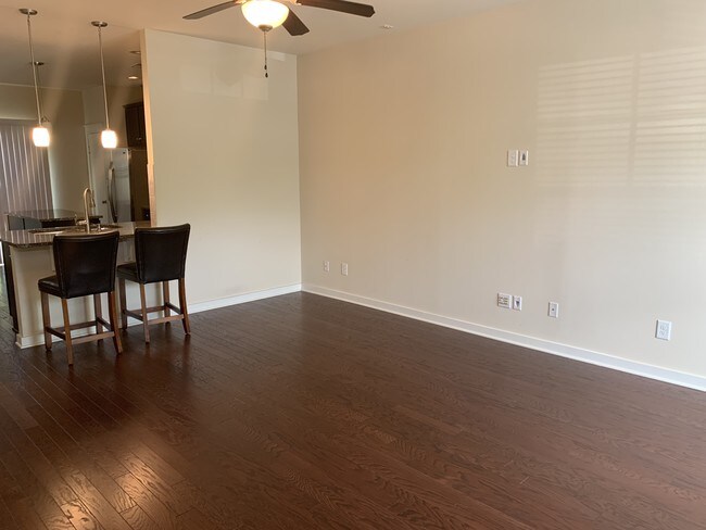 Espacio vital - 7875 Allscott Way