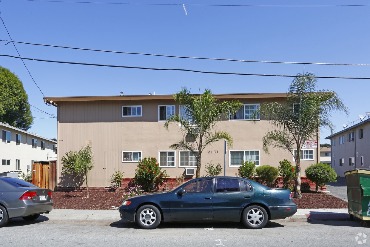 Building Photo - 2131 Marlboro Ct