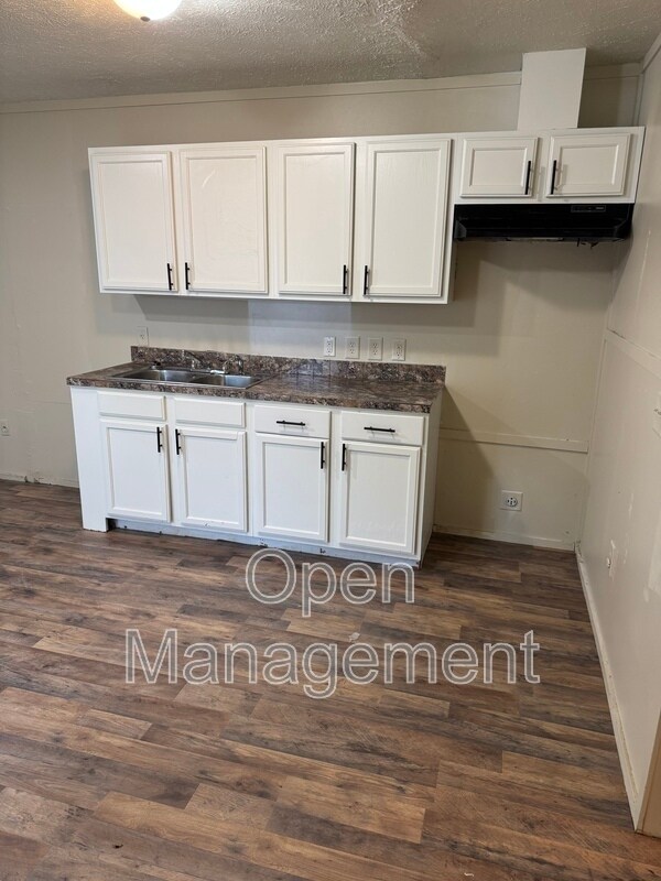 Foto del edificio - 2710 N Farm Rd 137