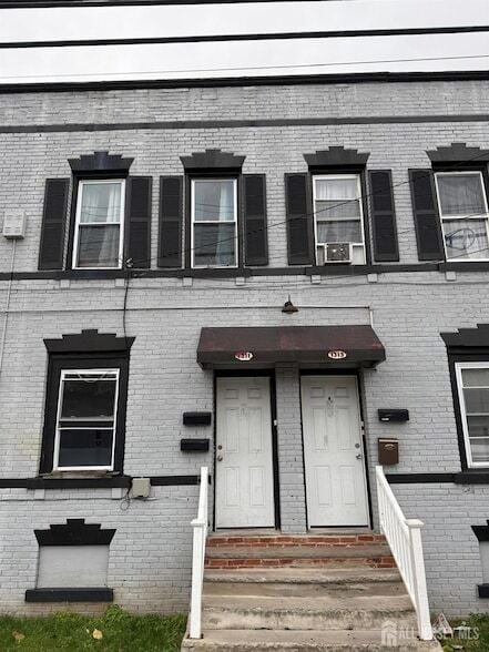 Primary Photo - 1301 S 2nd St