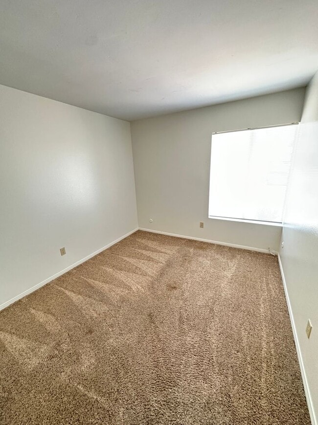 Foto del edificio - 3BD/2BA House in Beautiful Granite Hills, ...
