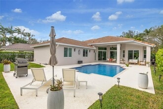 Building Photo - 2614 Oakbrook Ct