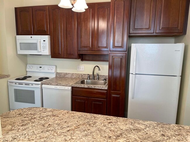 Building Photo - 307 Fairfield Ave