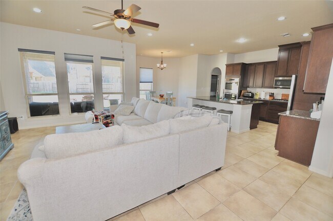 Foto del edificio - 13423 Beall Woods Ln