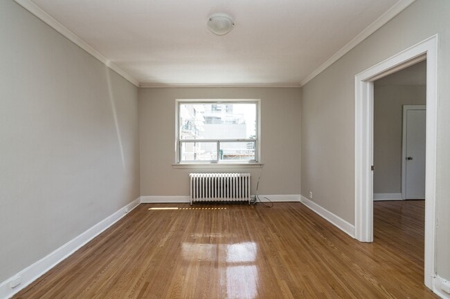Building Photo - 1510 Bathurst St