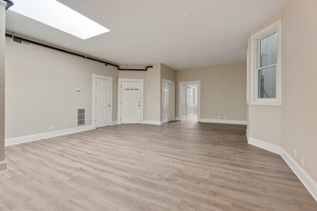 Building Photo - 222 W Main St