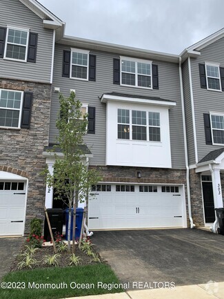 Building Photo - 302 Arose Ln