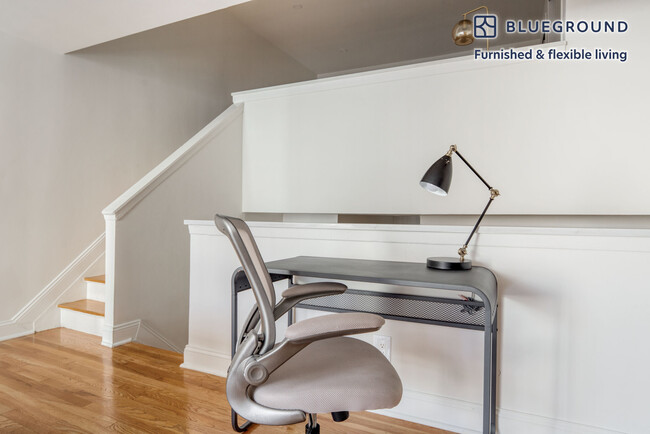 Building Photo - 123 E 54th St