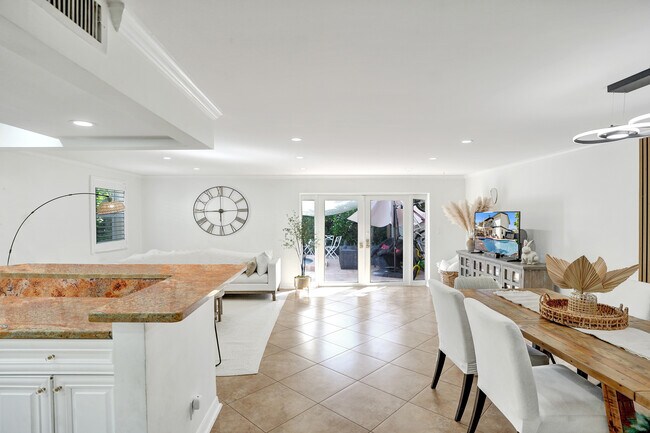 Foto del edificio - 1844 NE 26th Ave