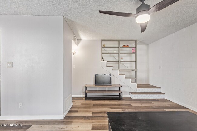 Foto del edificio - 8538 E Portland St