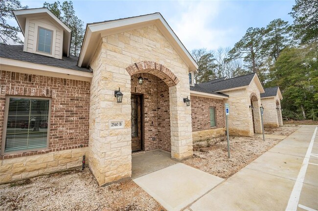 Building Photo - 2540 Appian Wy