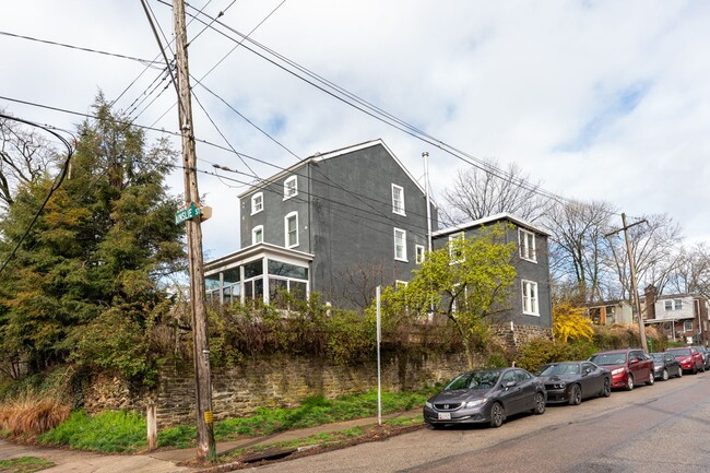 Building Photo - 3401 Ainslie St