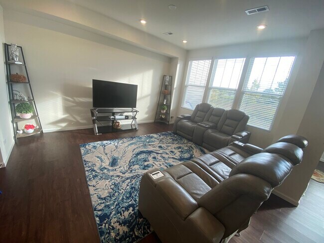 Foto del edificio - 481 Watercress Dr