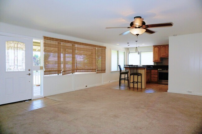 Foto del edificio - Spacious, Pet Friendly House Near Kailua B...