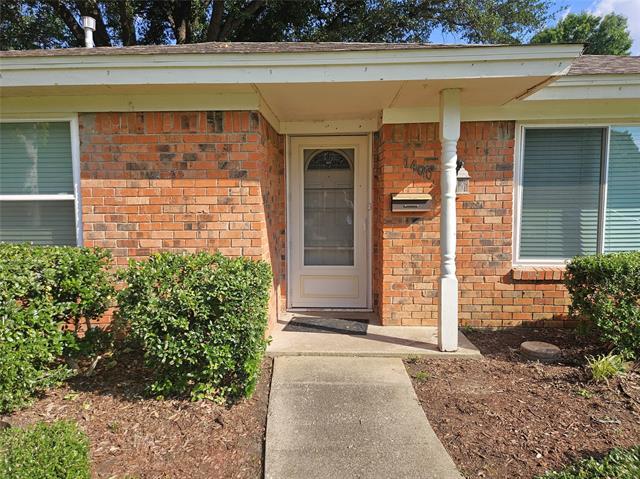 Building Photo - 1400 Oakhill Dr