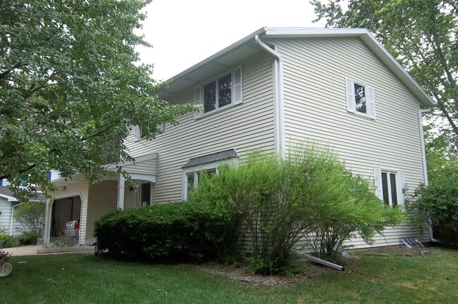 Building Photo - 7326 Harvest Hill Rd