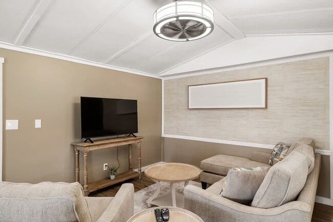 Building Photo - 10034 Hamp Dr