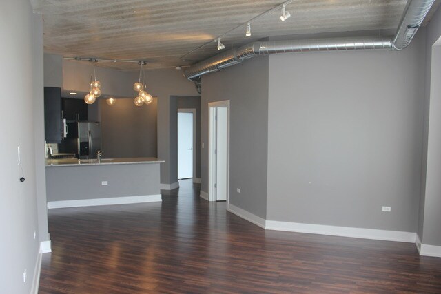 Foto del edificio - 3201 W Leland Ave