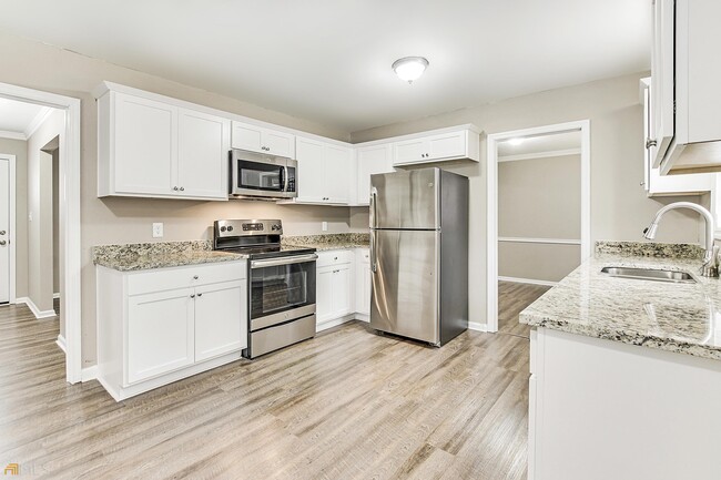 Building Photo - 2236 Chestnut Hill Cir