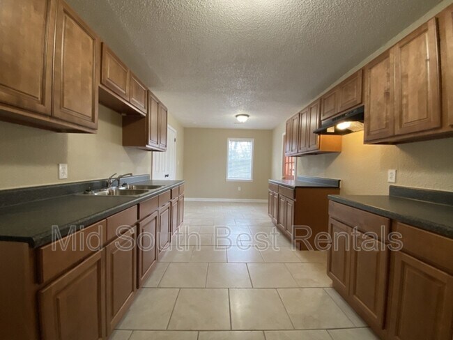 Building Photo - 1513 Merlin Ave
