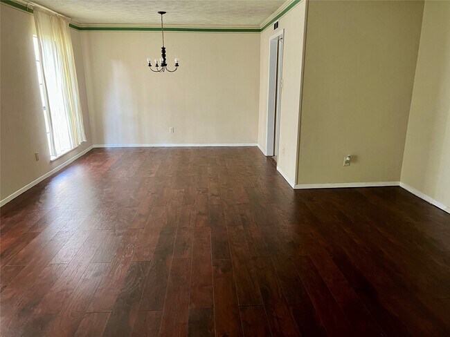 Building Photo - 16915 Grampin Dr