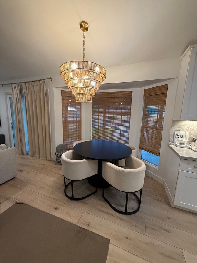 Foto del edificio - 948 E Grandview St