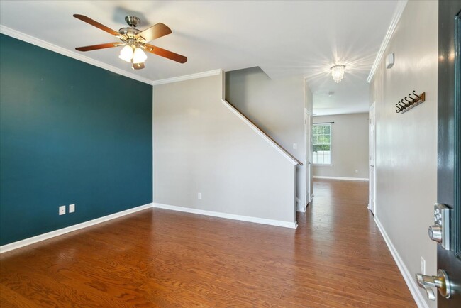 Building Photo - Hampton Home for Rent (3 bed/2.5 bath)
