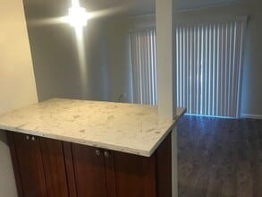 Building Photo - 497 Sebastopol Ave