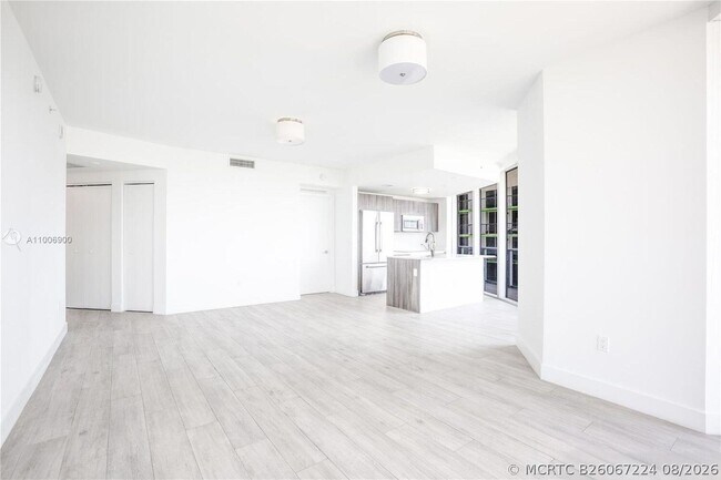 Building Photo - 488 NE 18th St