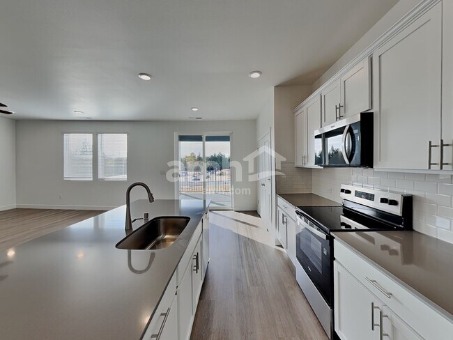 Building Photo - 4720 85th Dr NE