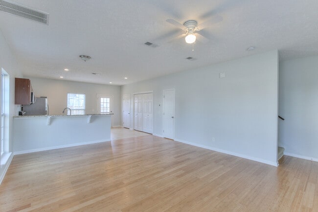 Foto del edificio - 3052 RG Buchanan Dr