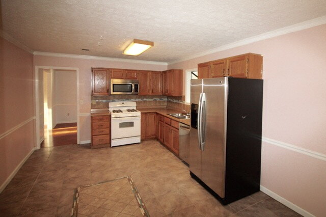 Foto del edificio - Spacious 4 Bed / 2.5 Bath home, only a mil...