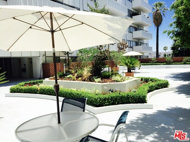 Foto del edificio - 7135 Hollywood Blvd