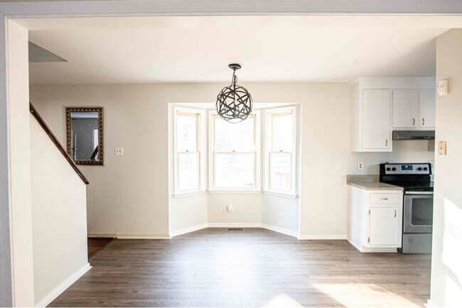 Foto del edificio - 5412 Holly Pines Dr