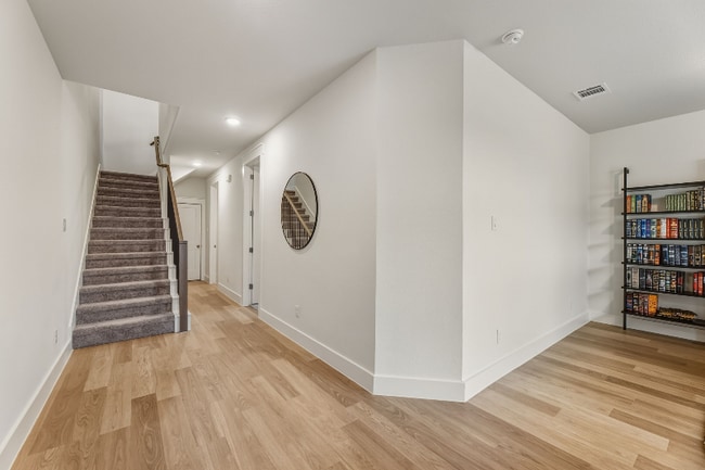 Photo - 816 Meadowcrest Dr Townhome
