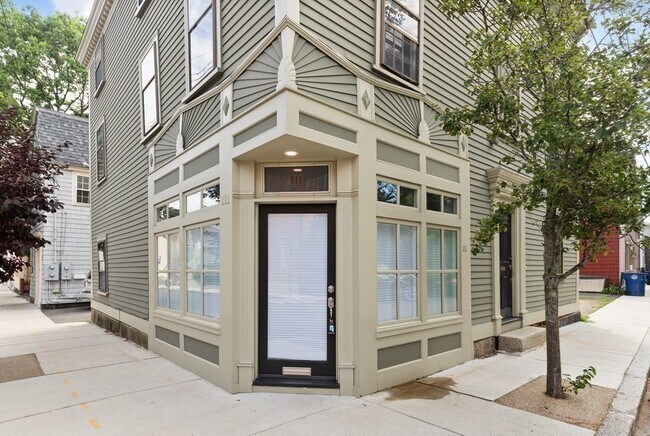 Building Photo - 111 Derby St