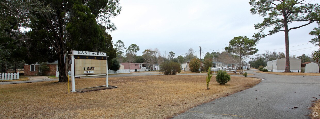 Building Photo - East Acres
