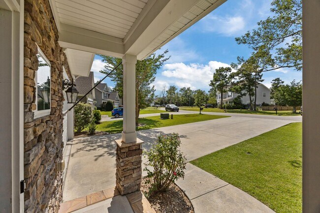 Building Photo - Welcome to Mimosa Bay!