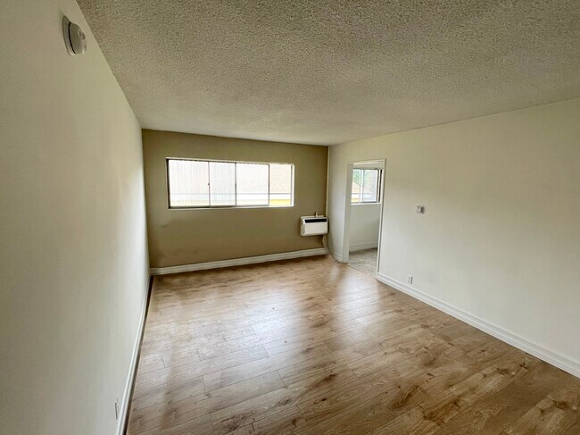 Foto del edificio - 400 E Stocker St