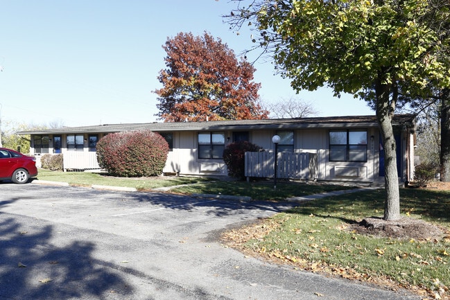 Building Photo - Dogwood Glen