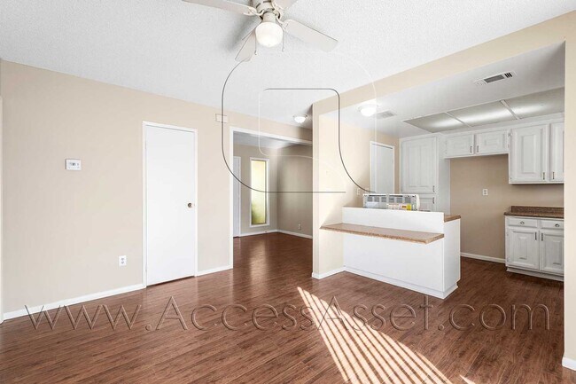 Foto del edificio - Charming 3 Bed/2 Bath Single-Story Home In...