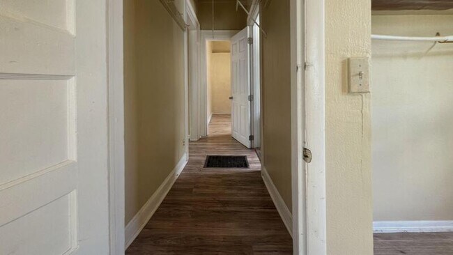 Foto del edificio - 1047 Beech Ave