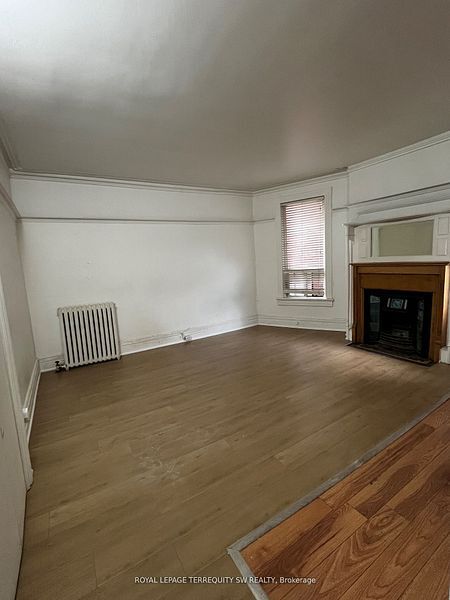 Photo du bâtiment - Annex Bachelor unit available in Clean Quiet Building